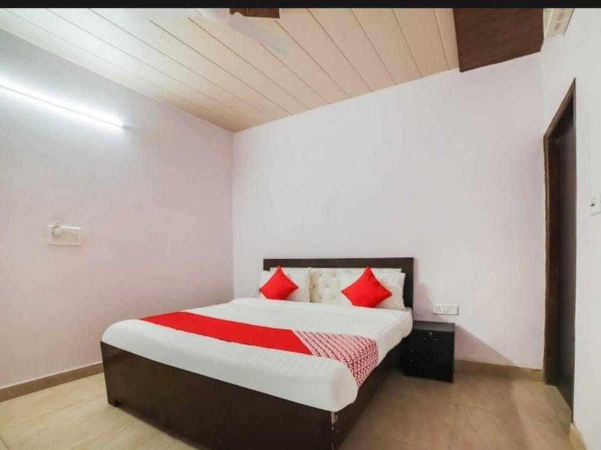 Hotel O Kl Khari Near Ashoka Park Mein Metro Nové Dillí Exteriér fotografie