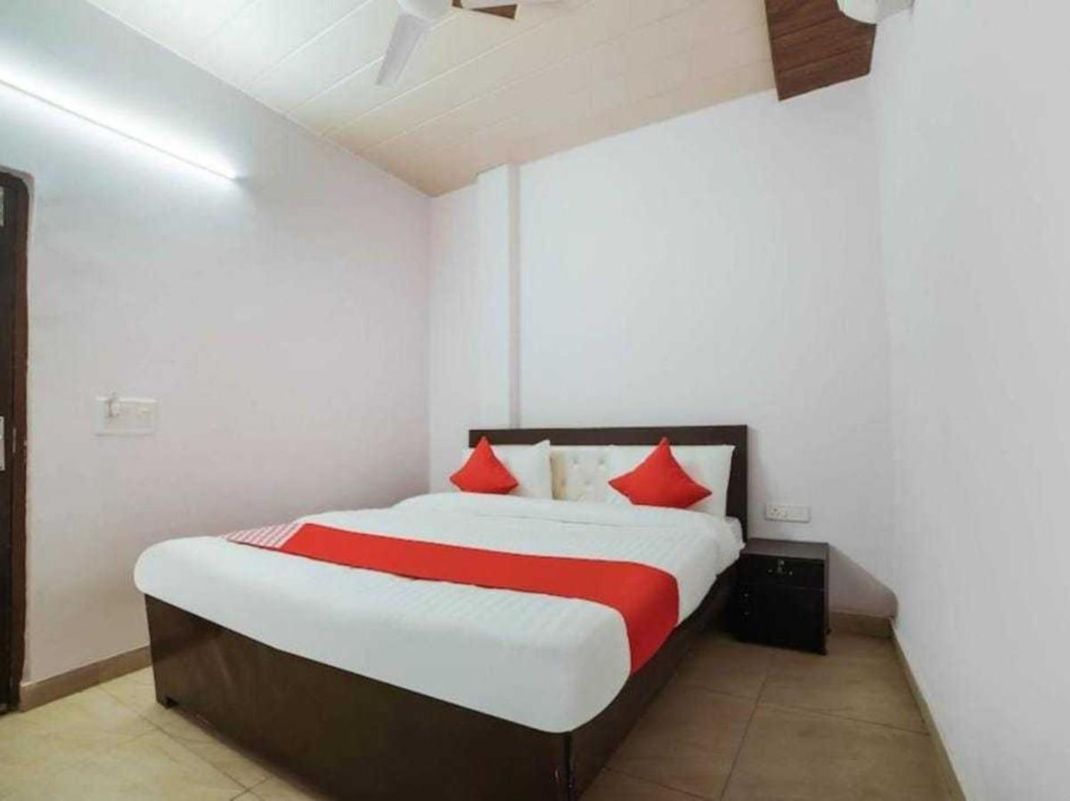 Hotel O Kl Khari Near Ashoka Park Mein Metro Nové Dillí Exteriér fotografie