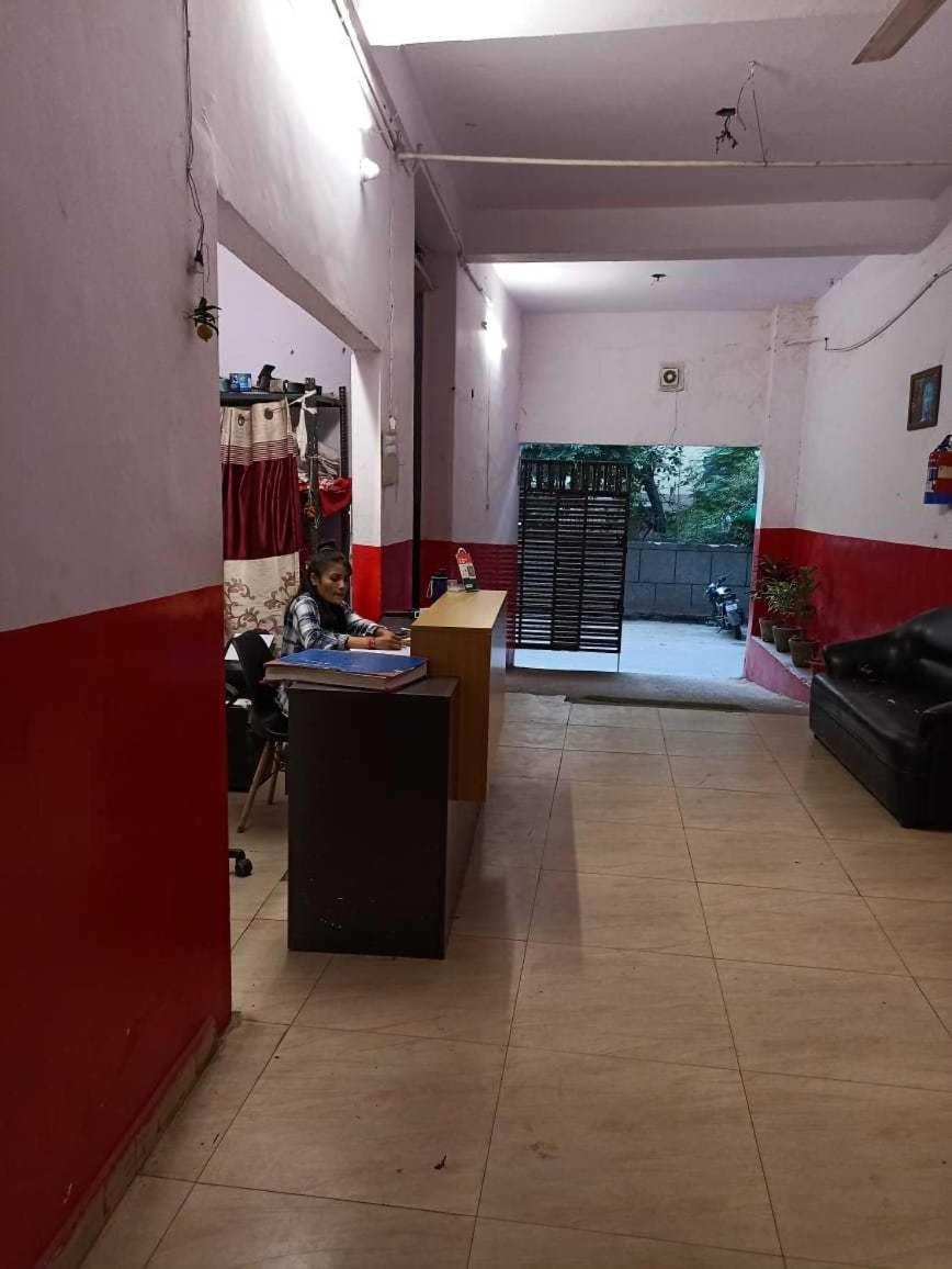 Hotel O Kl Khari Near Ashoka Park Mein Metro Nové Dillí Exteriér fotografie